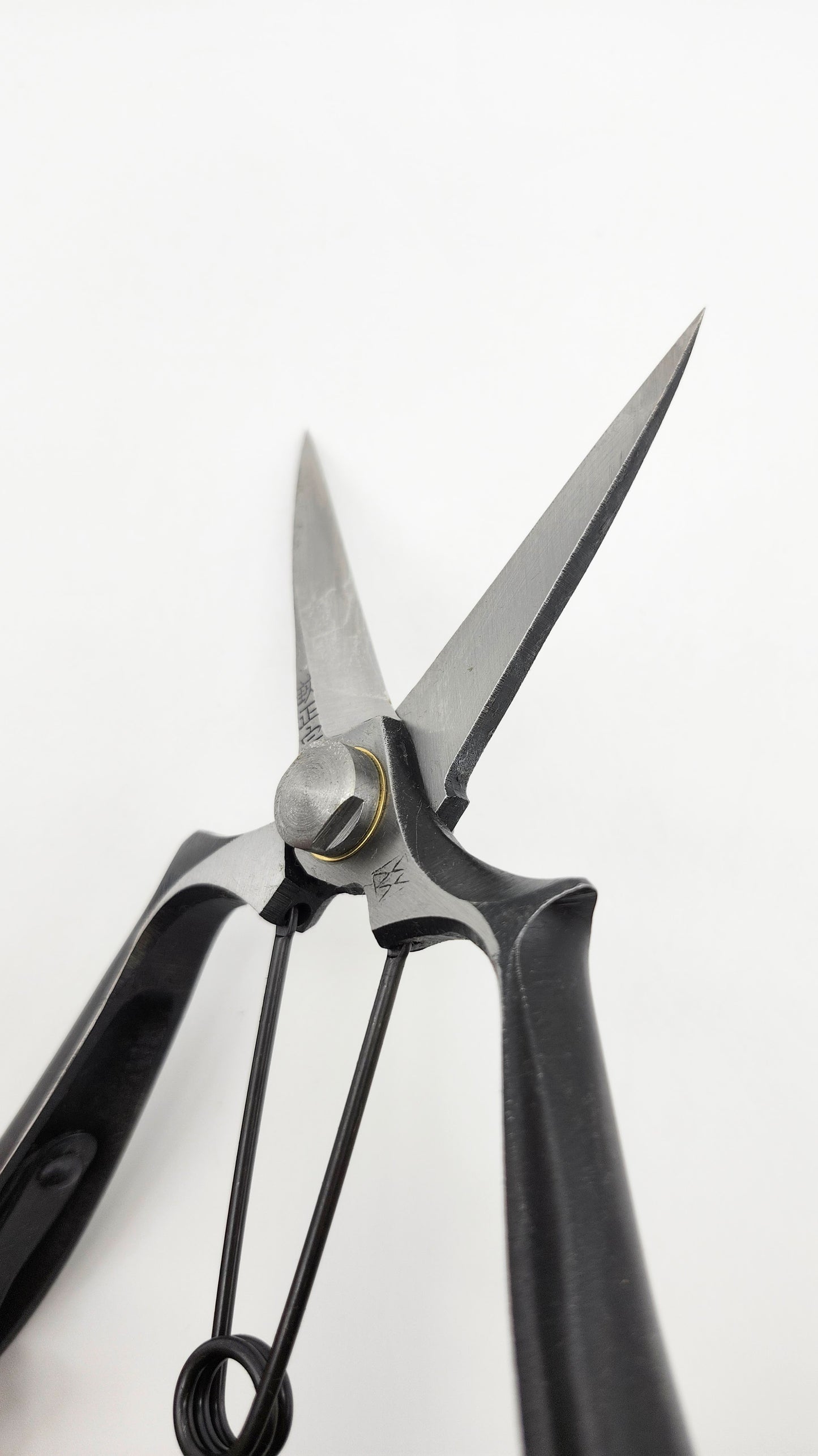 Masamune Japanese hand crafted Double Edged Bud Cutting Scissors 170mm. Secateur / Pruner.
