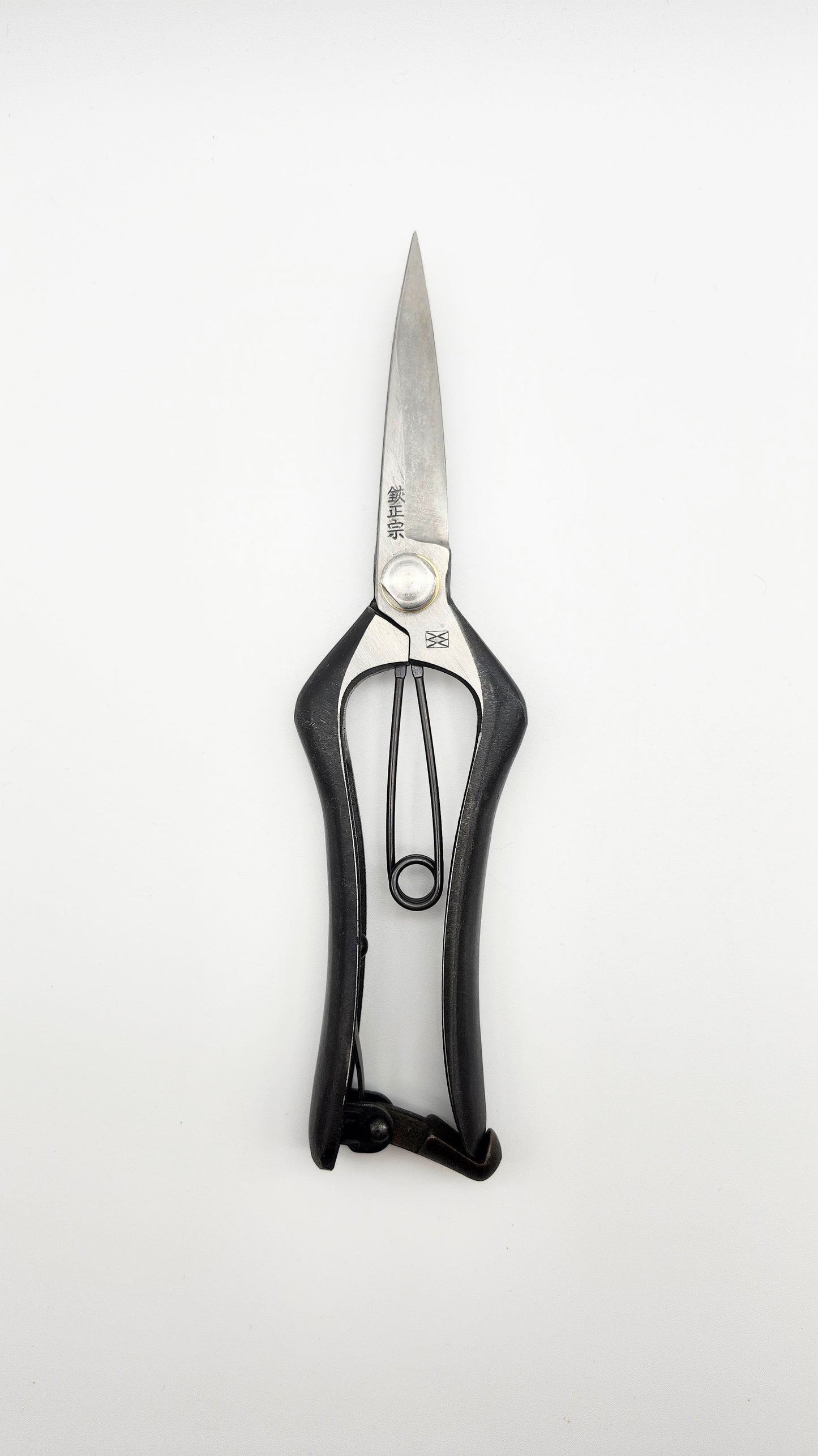 Masamune Japanese hand crafted Double Edged Bud Cutting Scissors 200mm. Secateur / Pruner.