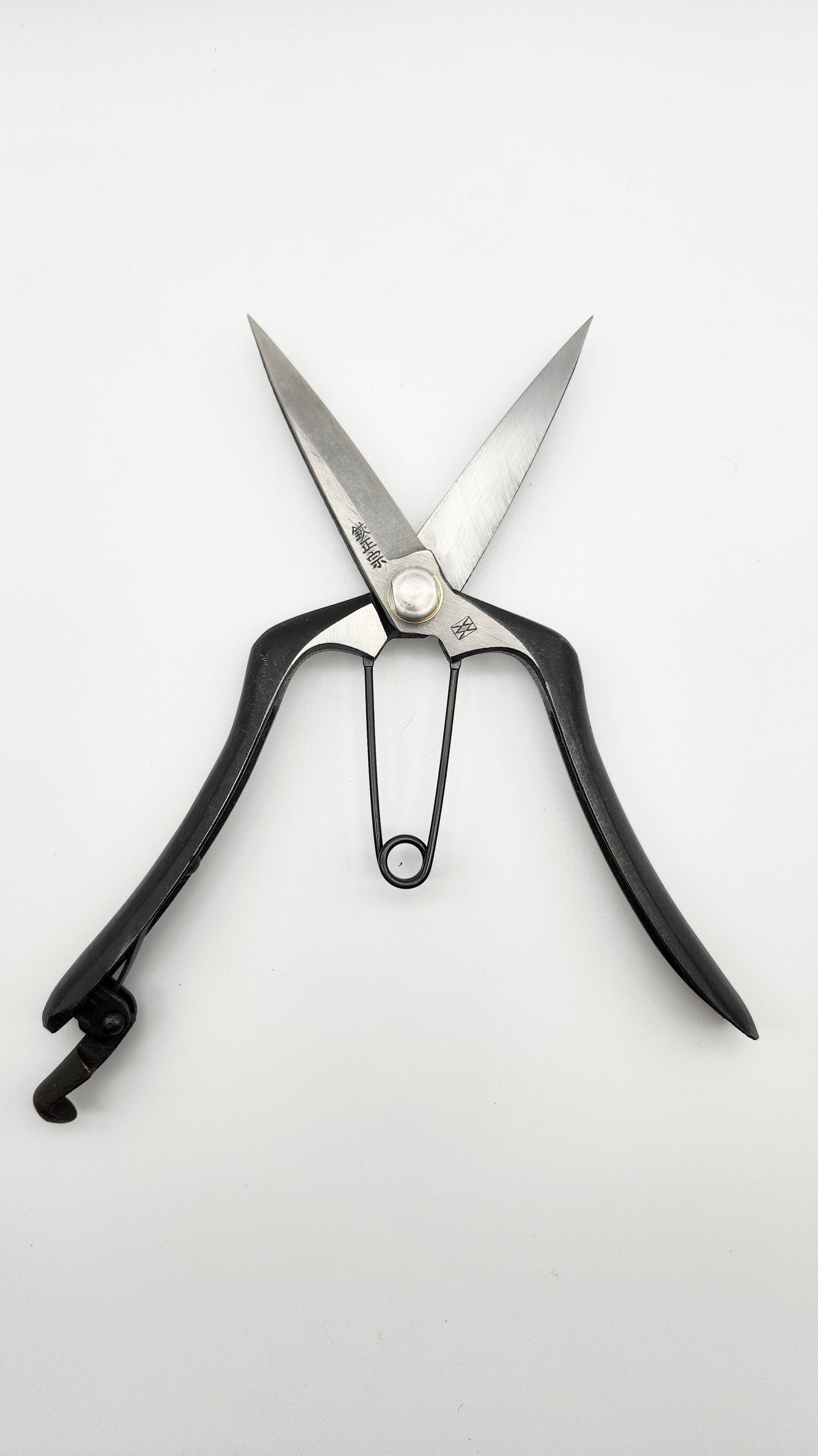 Masamune Japanese hand crafted Double Edged Bud Cutting Scissors 200mm. Secateur / Pruner.