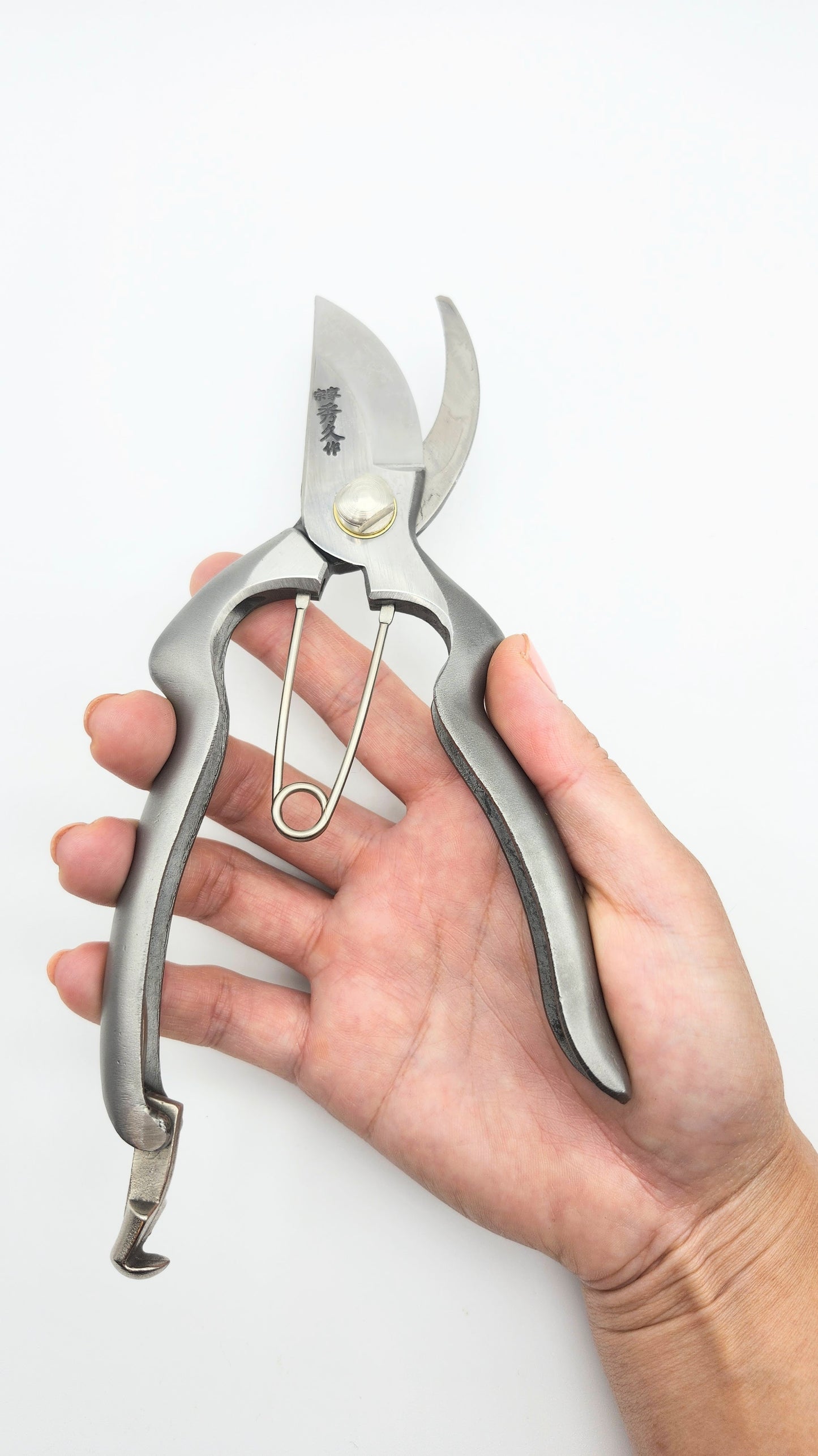 Hidehisa Japanese hand crafted Stainless Secateur / Pruner. YP180S 180mm