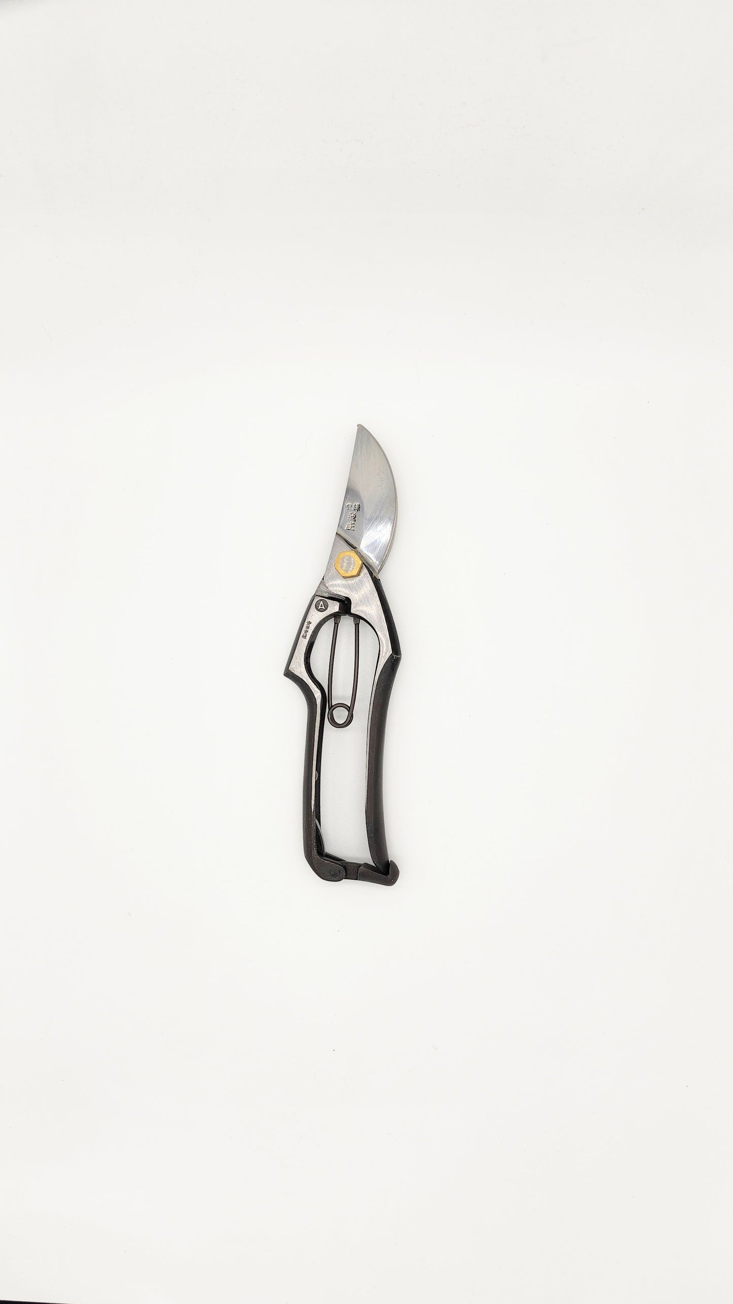 Tobisho Japanese hand crafted Secateur / Pruner.  Blue Paper Steel Type-A 200mm