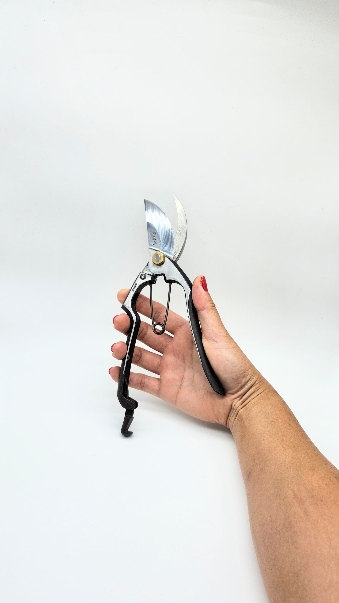 Tobisho Japanese hand crafted Secateur / Pruner.  Blue Paper Steel Type-A 200mm