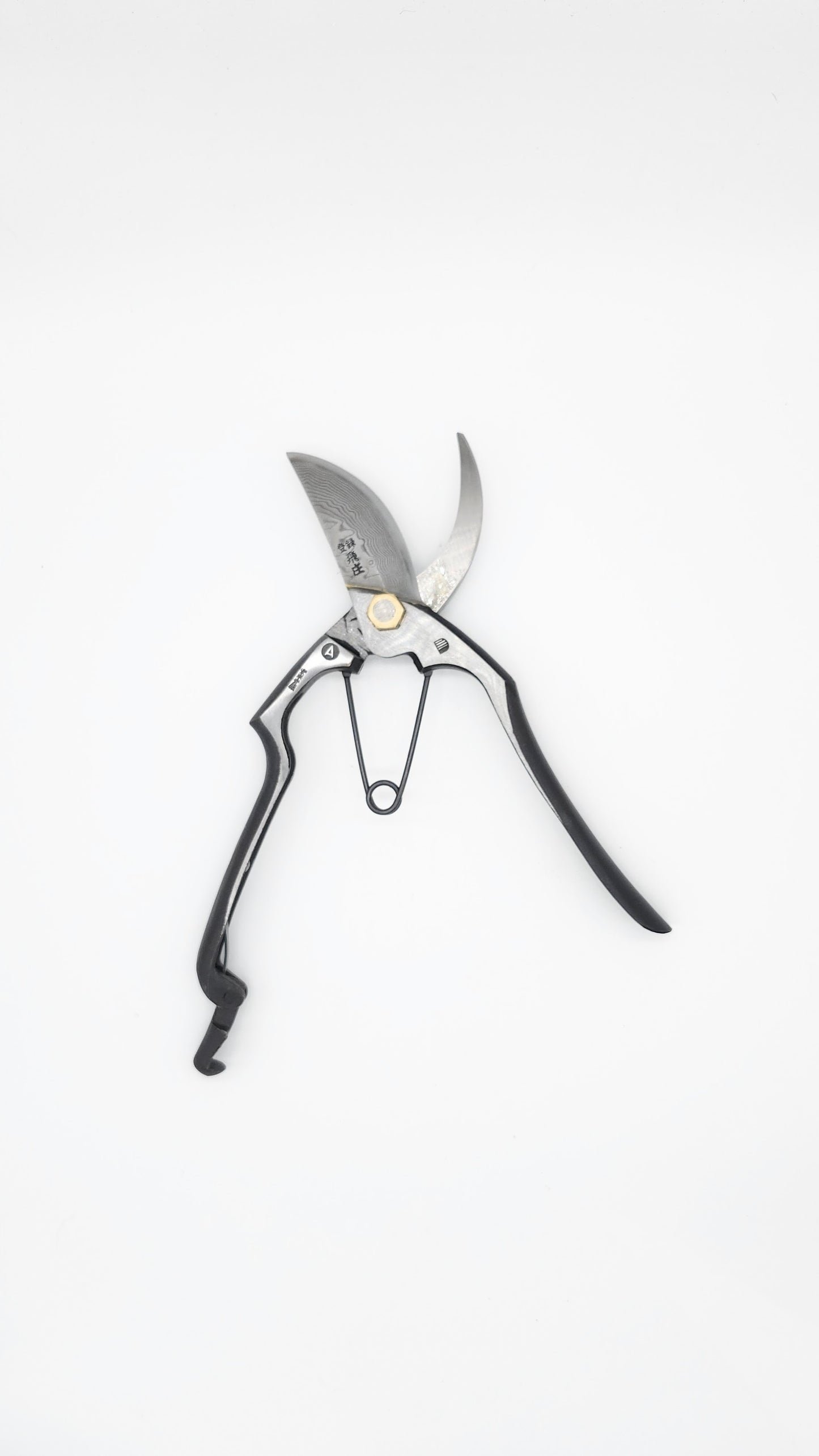 Tobisho Pruning Shears. Damascus steel construction with 16 layers of Yasuki Aogami Steel / blue paper steel