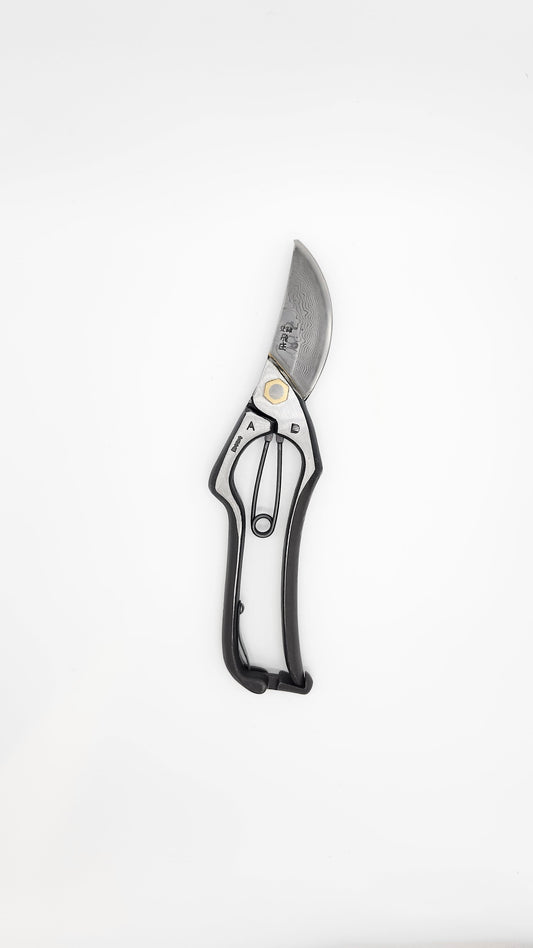 Tobisho Pruning Shears. Damascus steel construction with 16 layers of Yasuki Aogami Steel / blue paper steel.