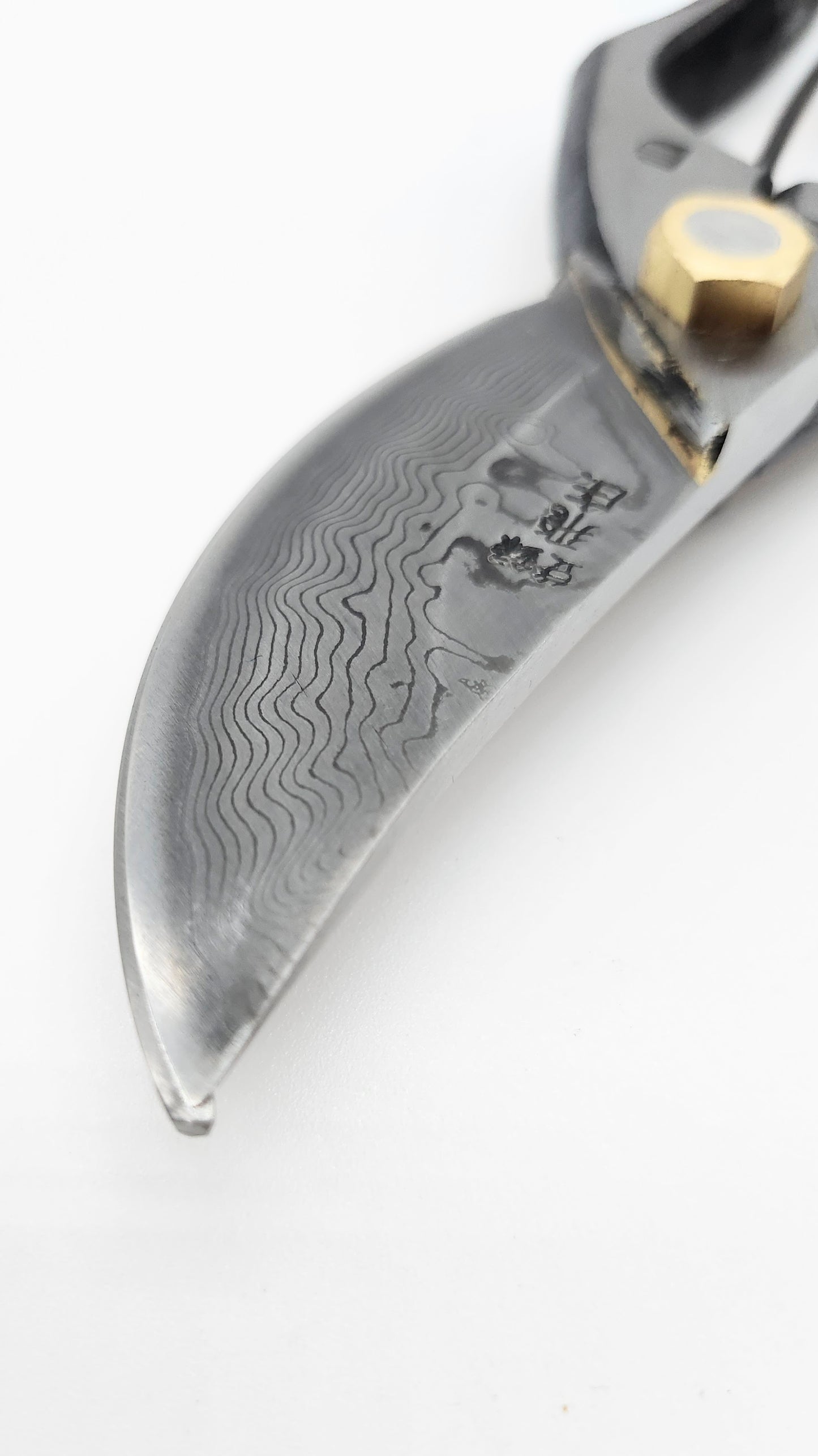 Tobisho Pruning Shears. Damascus steel construction with 16 layers of Yasuki Aogami Steel / blue paper steel.