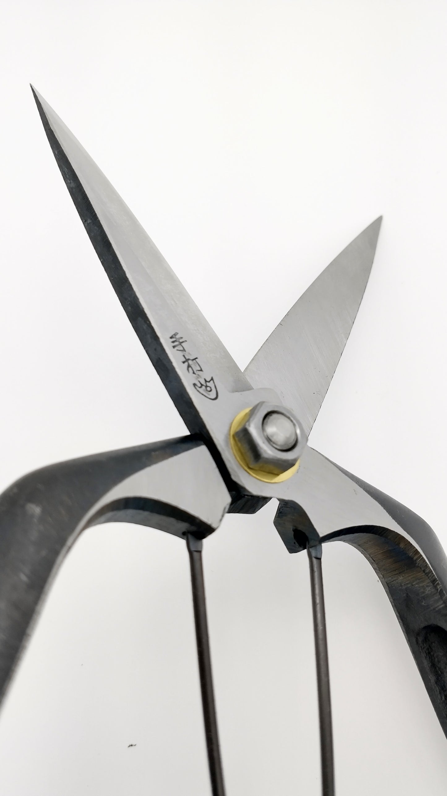 Masamune Japanese hand crafted Double Edged Bud Cutting Scissors 200mm. Secateur / Pruner.