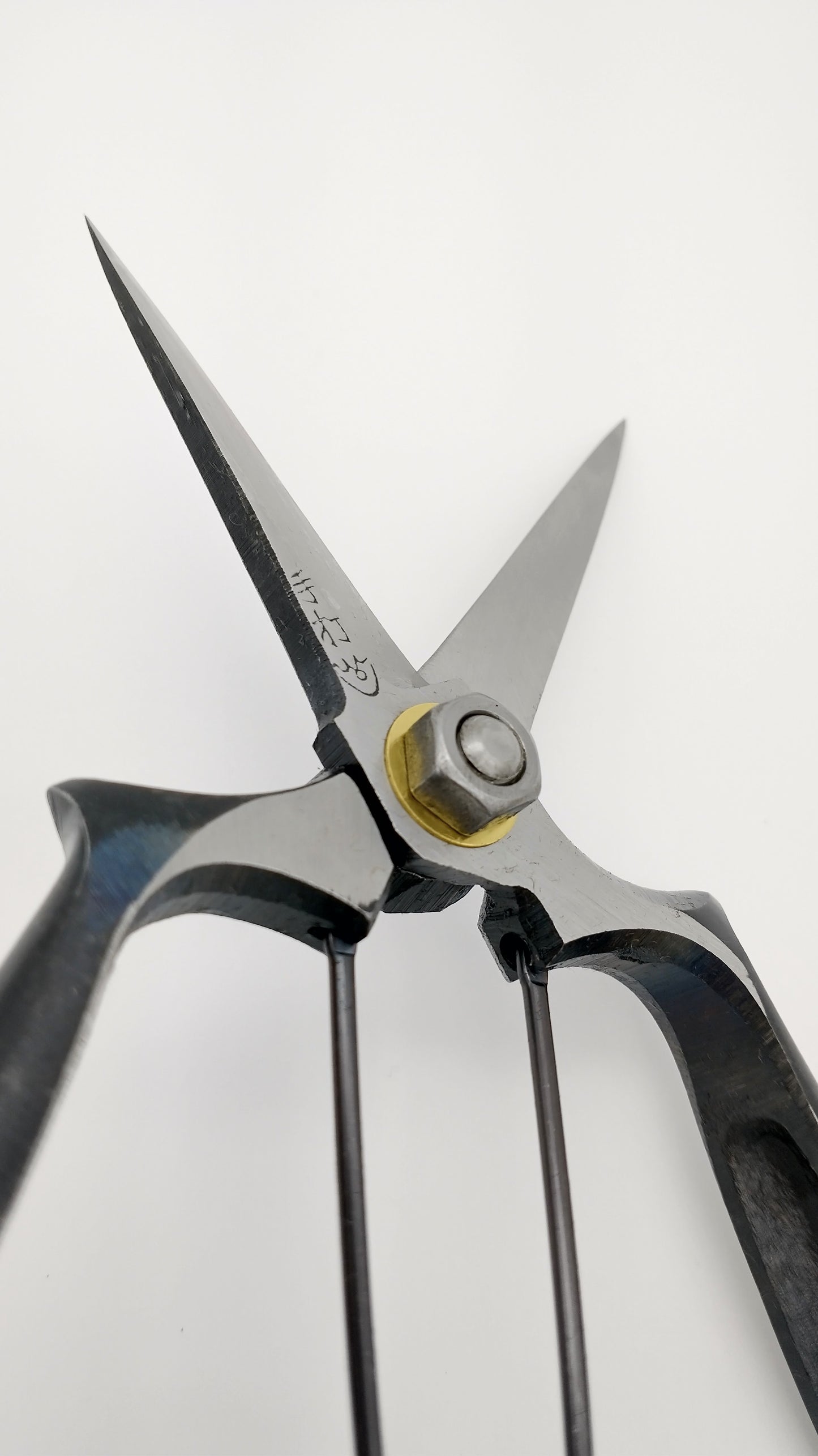 Masamune Japanese hand crafted Double Edged Bud Cutting Scissors 170mm. Secateur / Pruner.