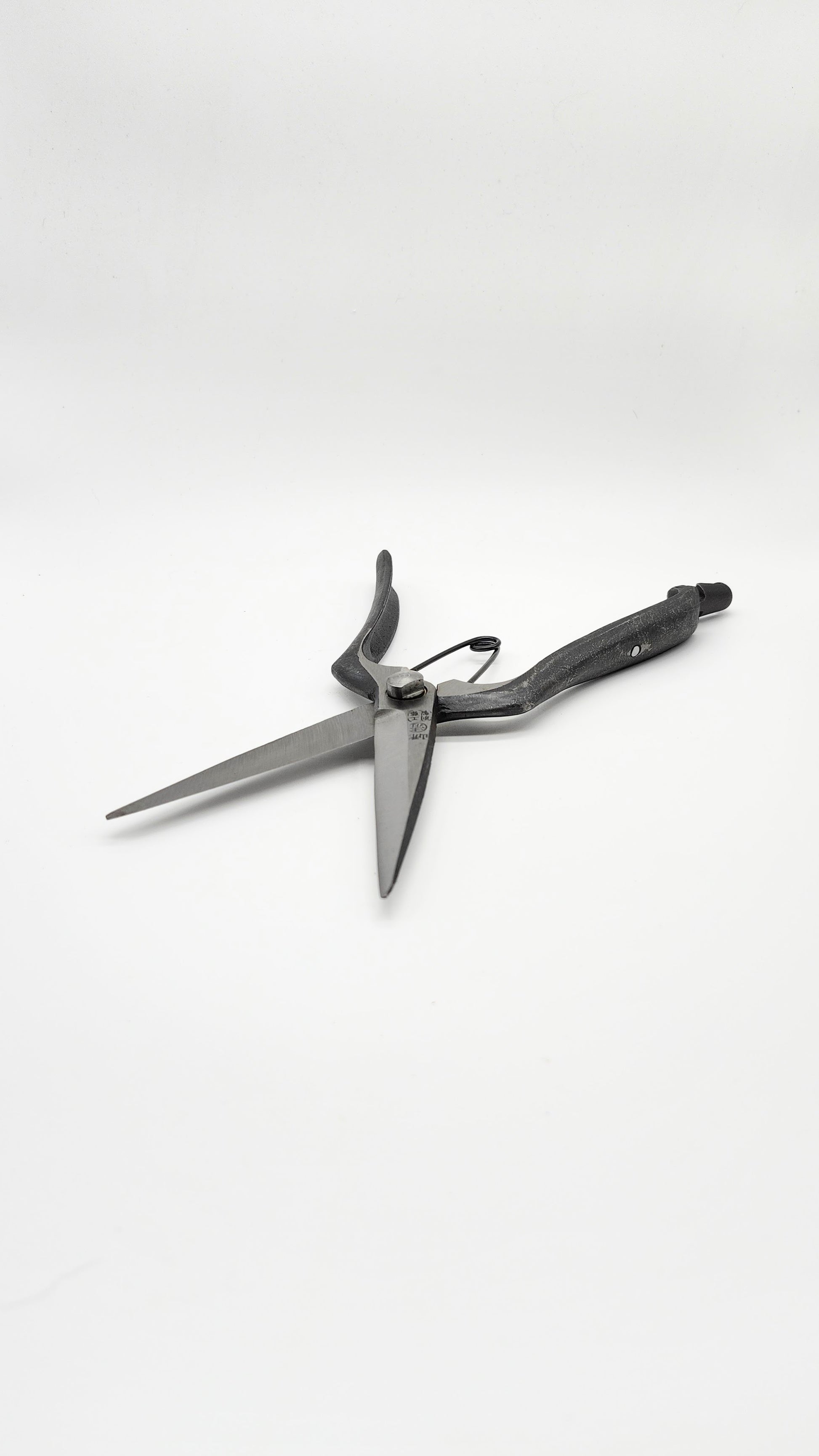 Nuwaru Pine Needle Shears – 230mm Japanese Forged Garden Shears (Japan Import)