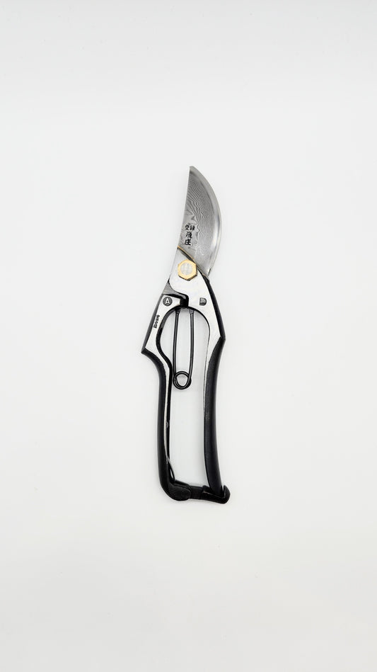 Tobisho Pruning Shears. Damascus steel construction with 16 layers of Yasuki Aogami Steel / blue paper steel